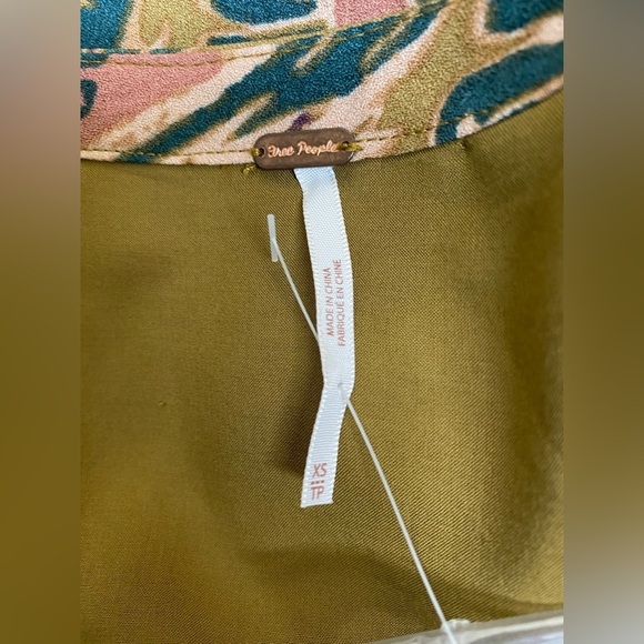 Free People NWOT Boho Green Long Sleeve Oversized Tunic Sz XS - Picture 7 of 8